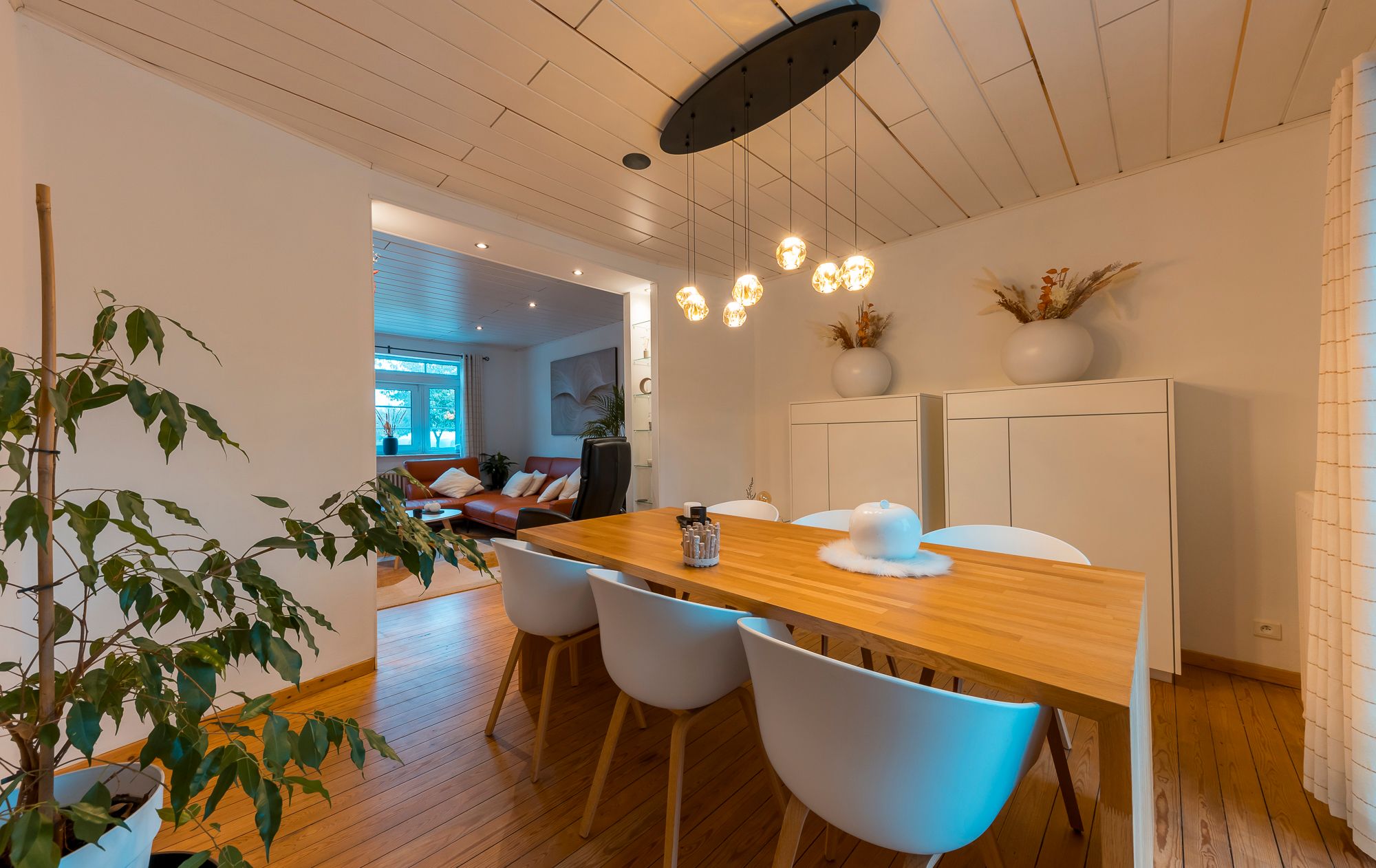 TE KOOP: Karaktervolle woning + naastliggend multifunctioneel bijgebouw op gunstige ligging in Bocholt foto 3