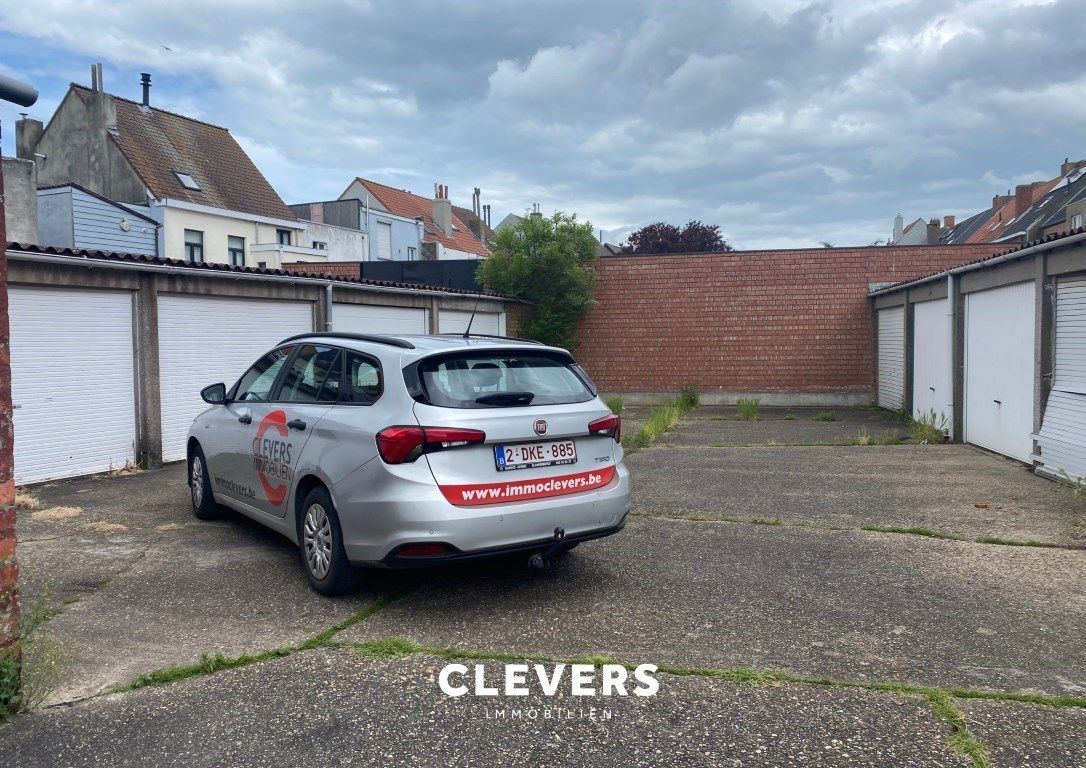 Afgesloten garagebox op gelijkvloers (geen syndicus kosten) foto 3