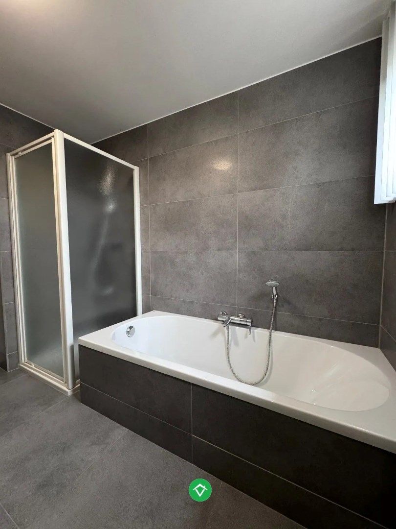 Appartement met 2 slaapkamers en zeer groot terras te Koekelare foto 17