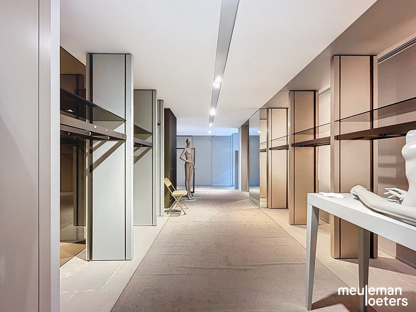 Unieke winkelruimte in het commercieel centrum foto 5