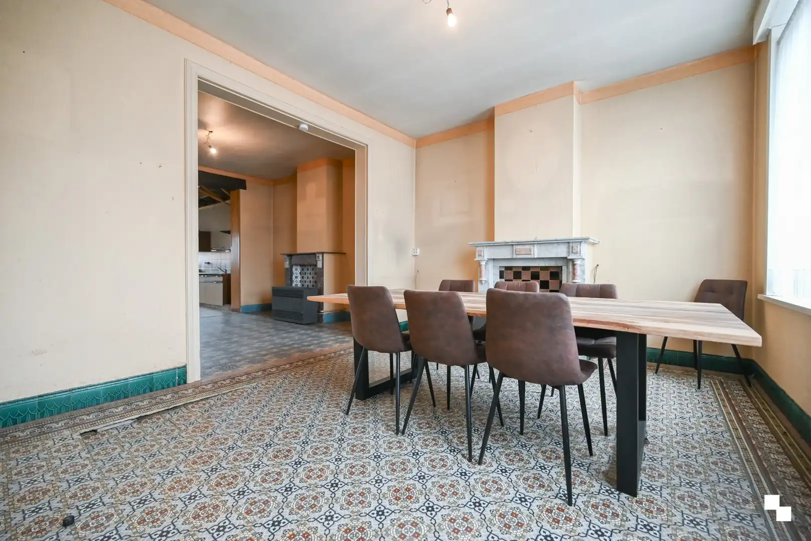 Karaktervolle woning met ruime tuin en dubbele garage te Ingelmunster foto 8