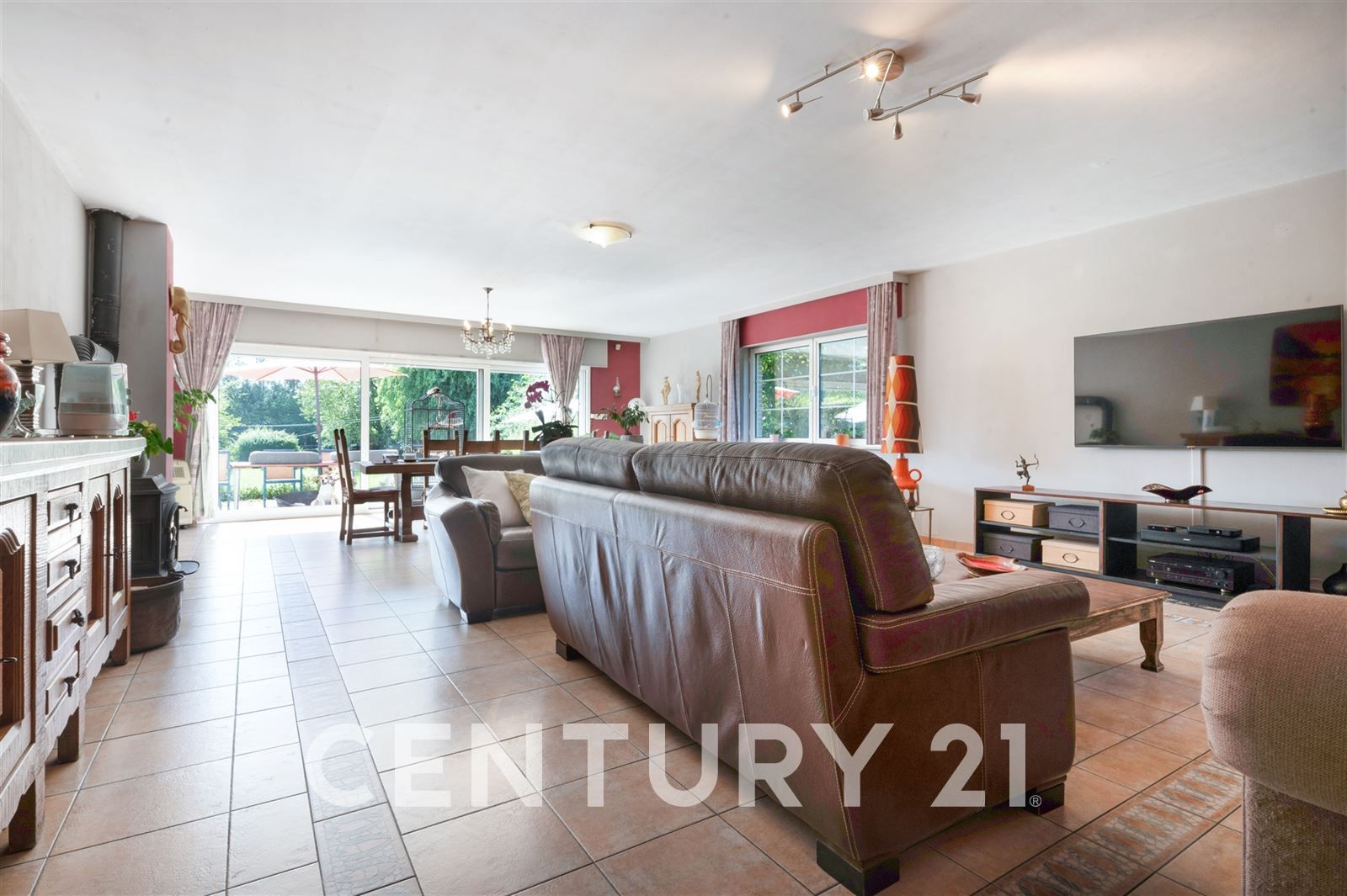 villa met tuin op 18are foto 6