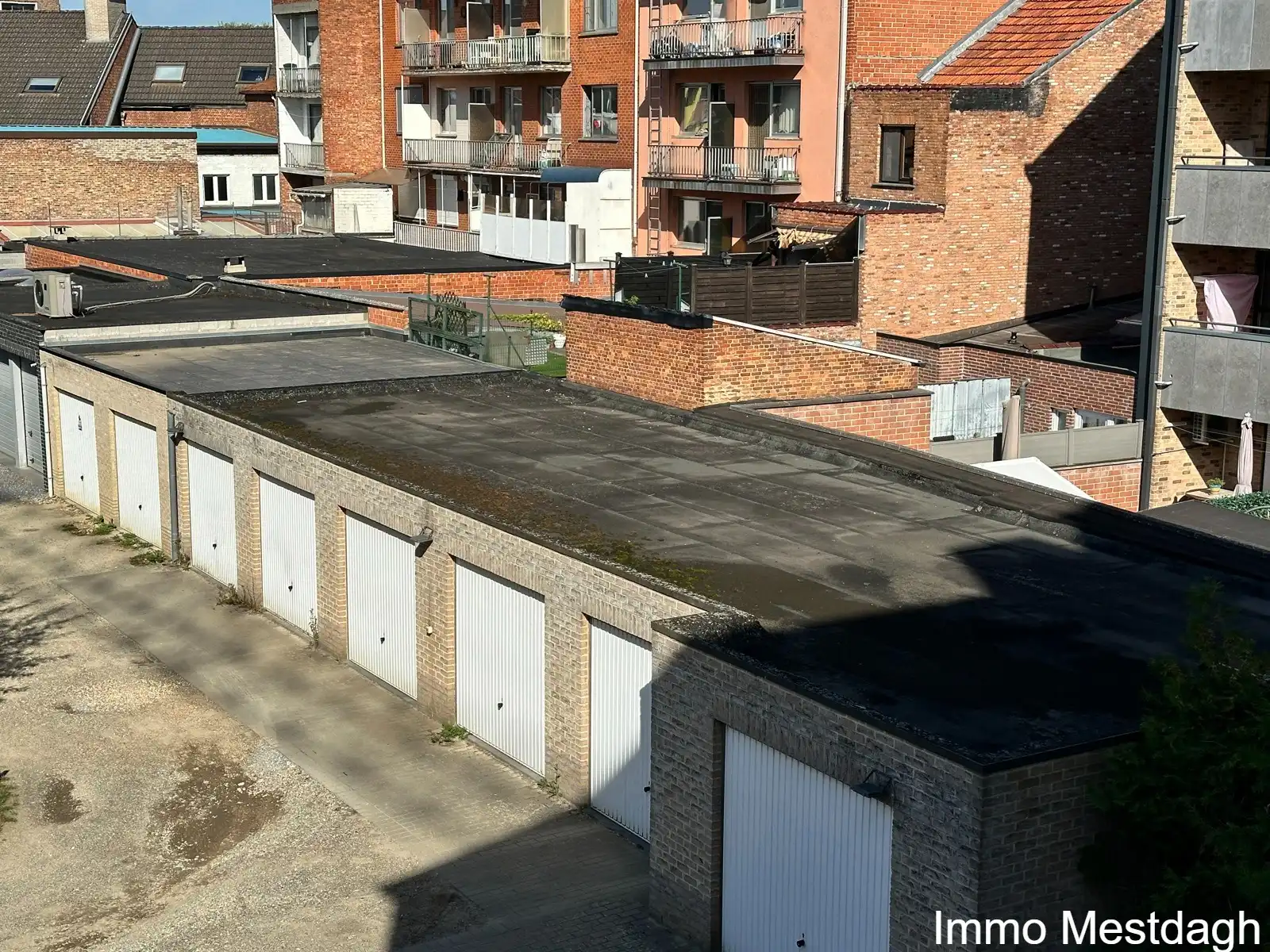 Ruim Appartement met Garage, 2 slaapkamers en terras foto 31