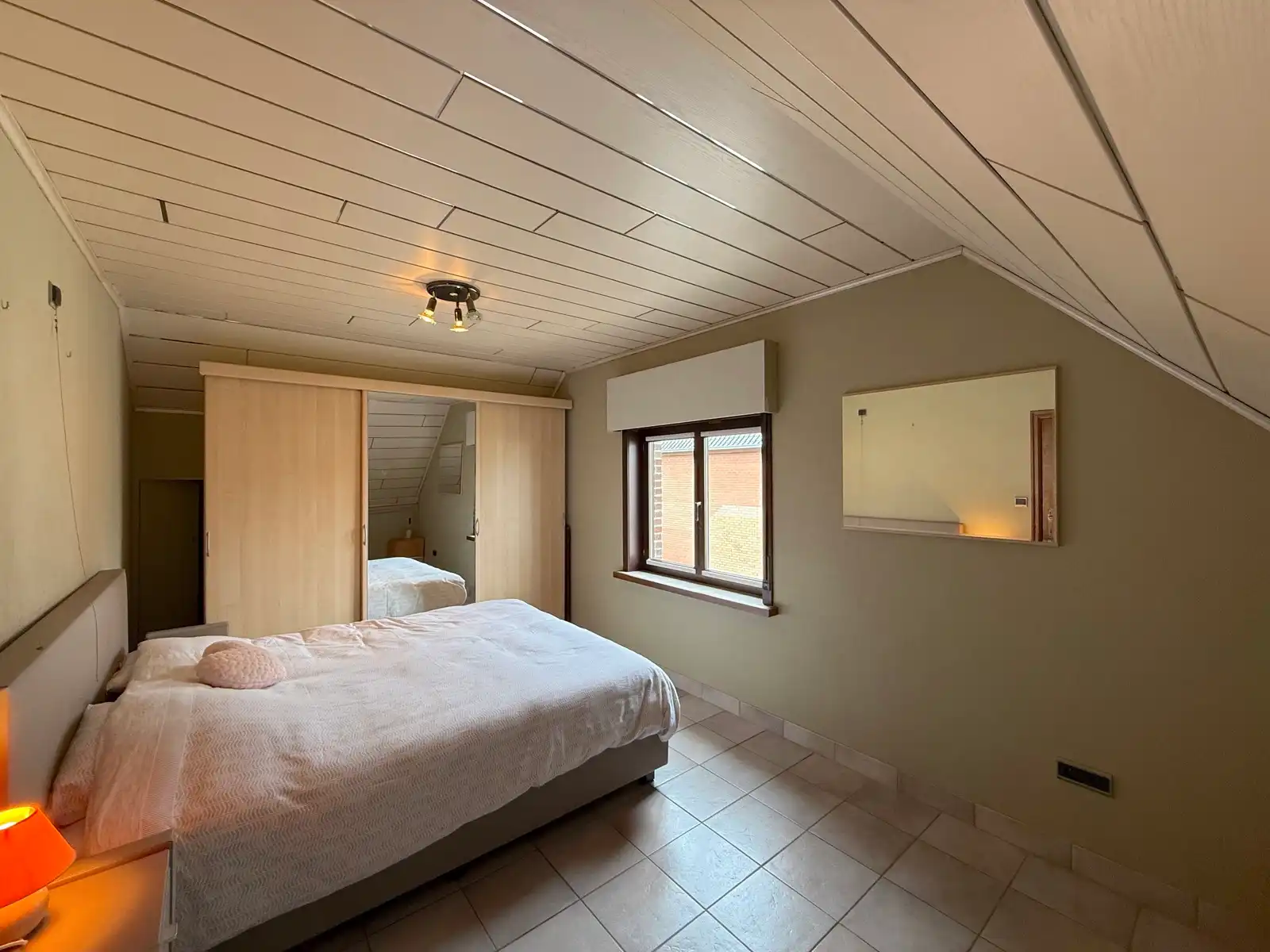 Villa met 4 slaapkamers en zongerichte tuin foto 18