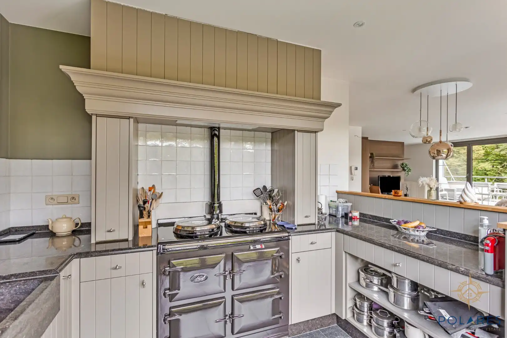 Exclusieve penthouse met groot dakterras en parkeerplaats!  foto 10