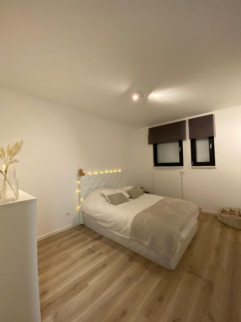 Instapklaar gelijkvloers appartement met 2 slpks en ruime tuin gelegen in Geel !  foto 5