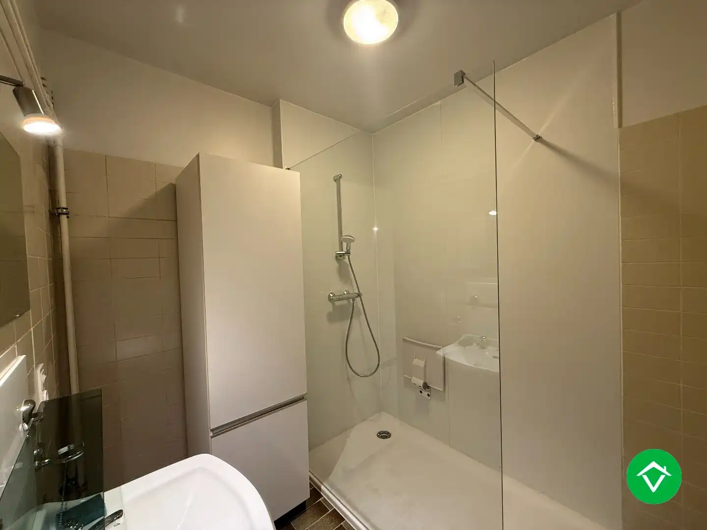 Instapklaar appartement met twee slaapkamers en garage te Roeselare foto 13