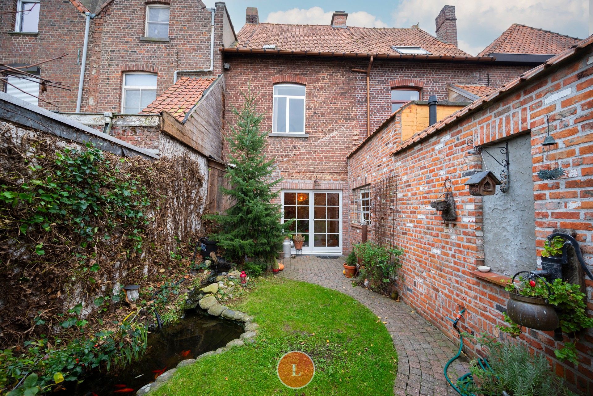 Ruime woning met meer dan 4 slaapkamers en garage foto 12