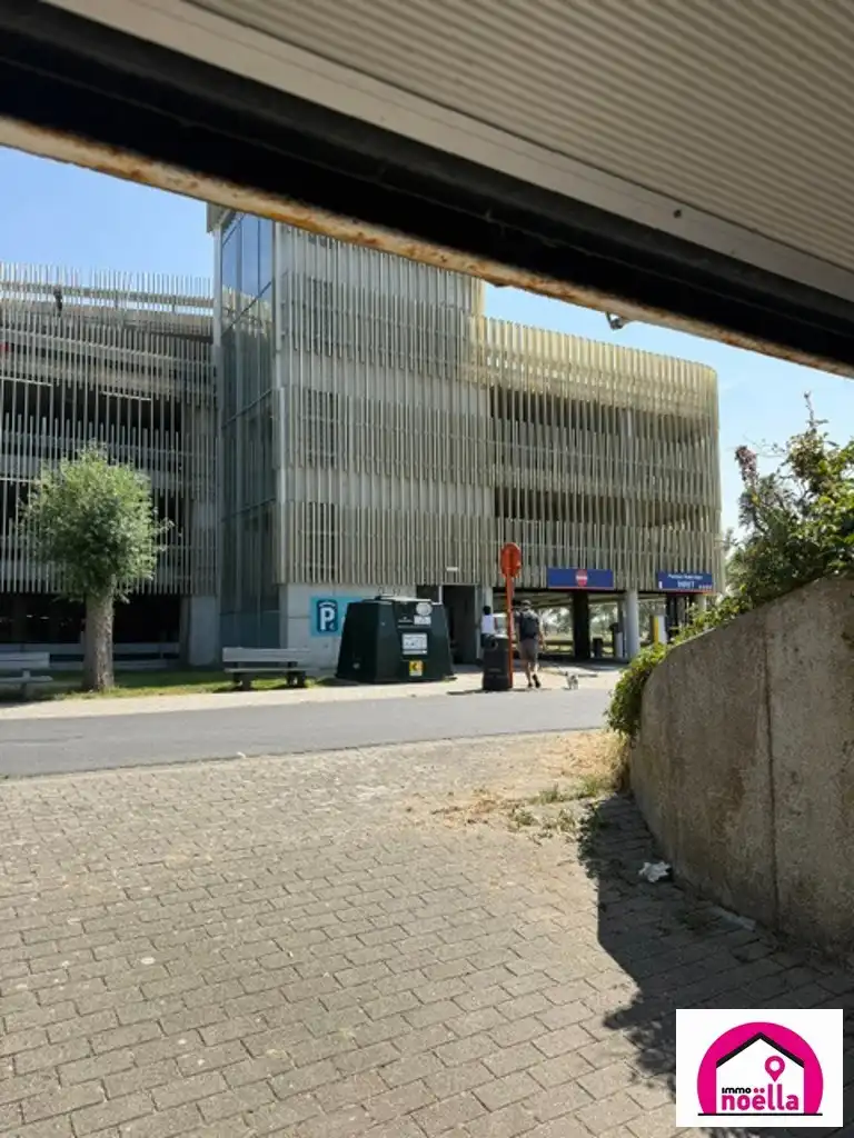 TE KOOP GARAGE TE WESTENDE! foto 10