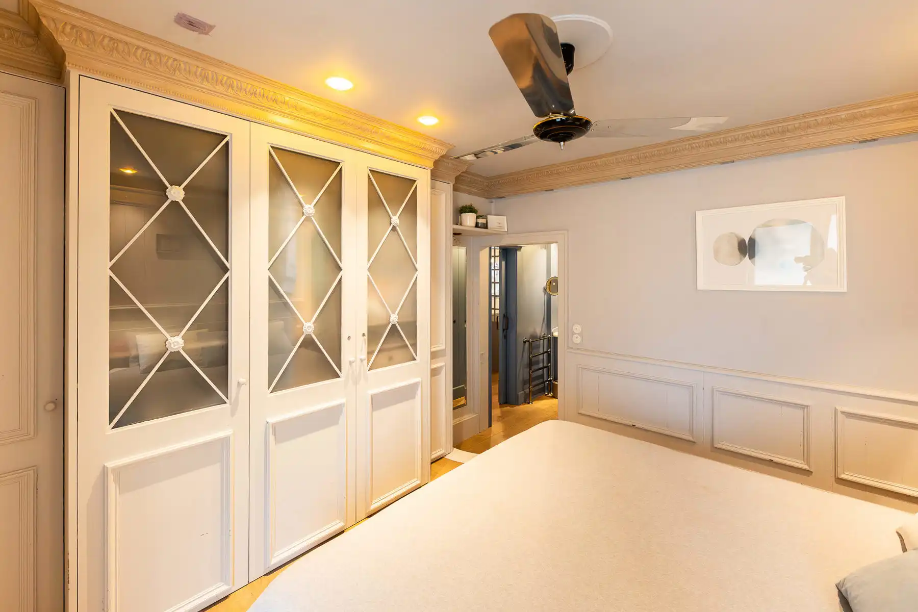 Stijlvol appartement met terras en 2 slaapkamers foto 12