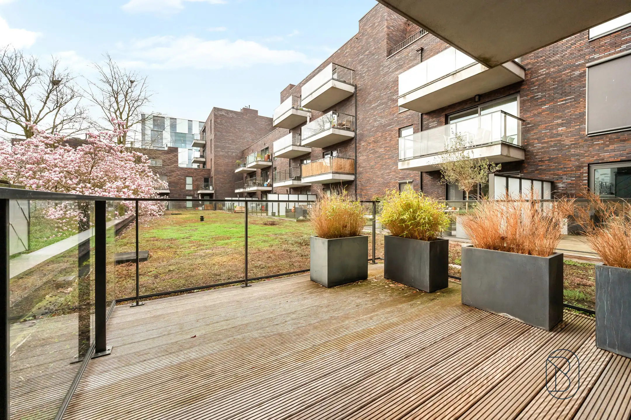 Recent instapklaar appartement met terras op De Munt in Roeselare! foto 14