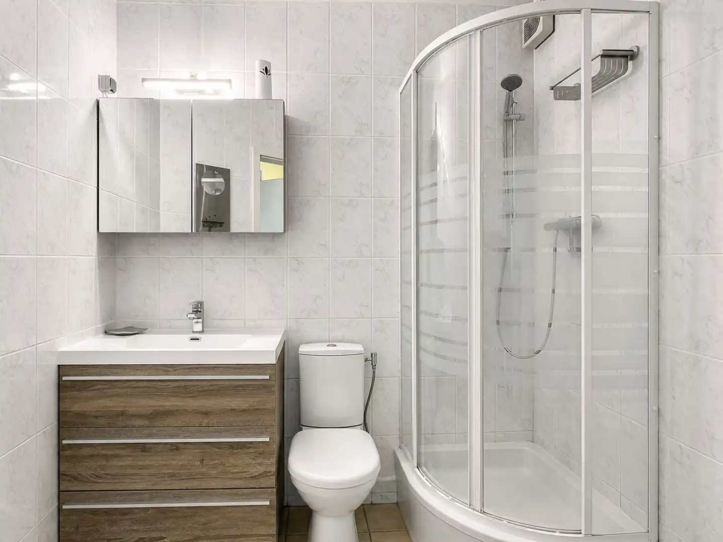 Instapklaar éénslaapkamerappartement met zijdelings zeezicht te Nieuwpoort-Bad. foto 7