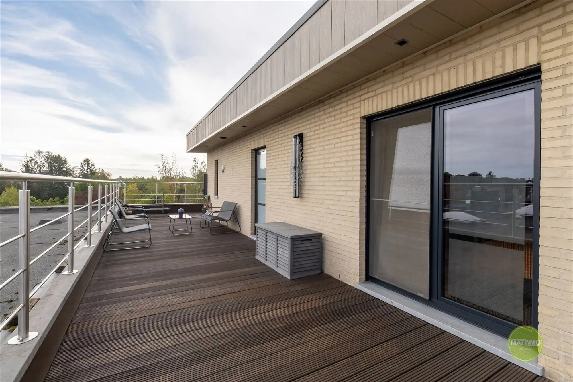 Penthouse met ruim zuidgericht terras en garage in Mol foto 2