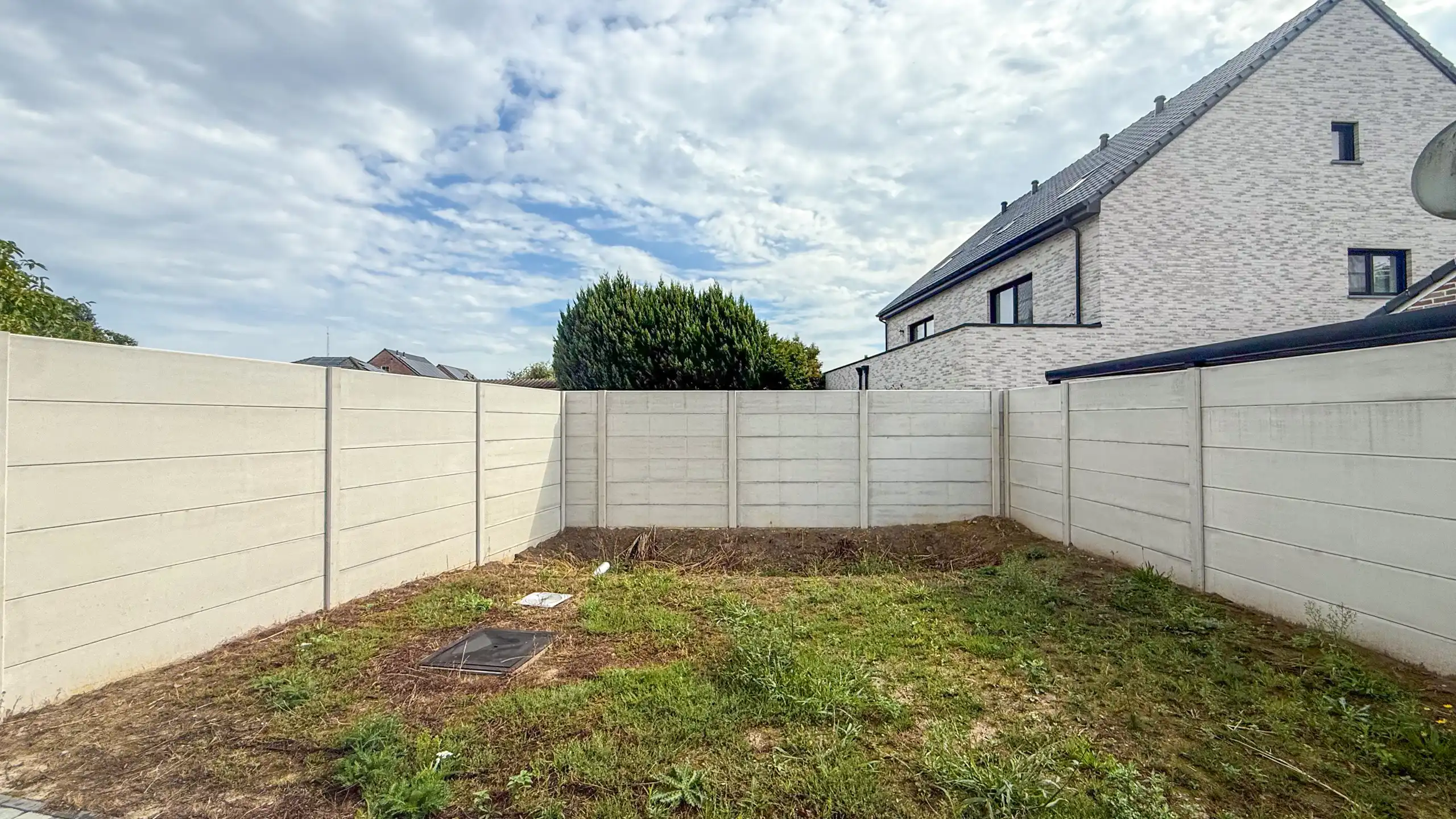 Kwalitatief afgewerkte nieuwbouwwoning op centrale ligging! foto 42