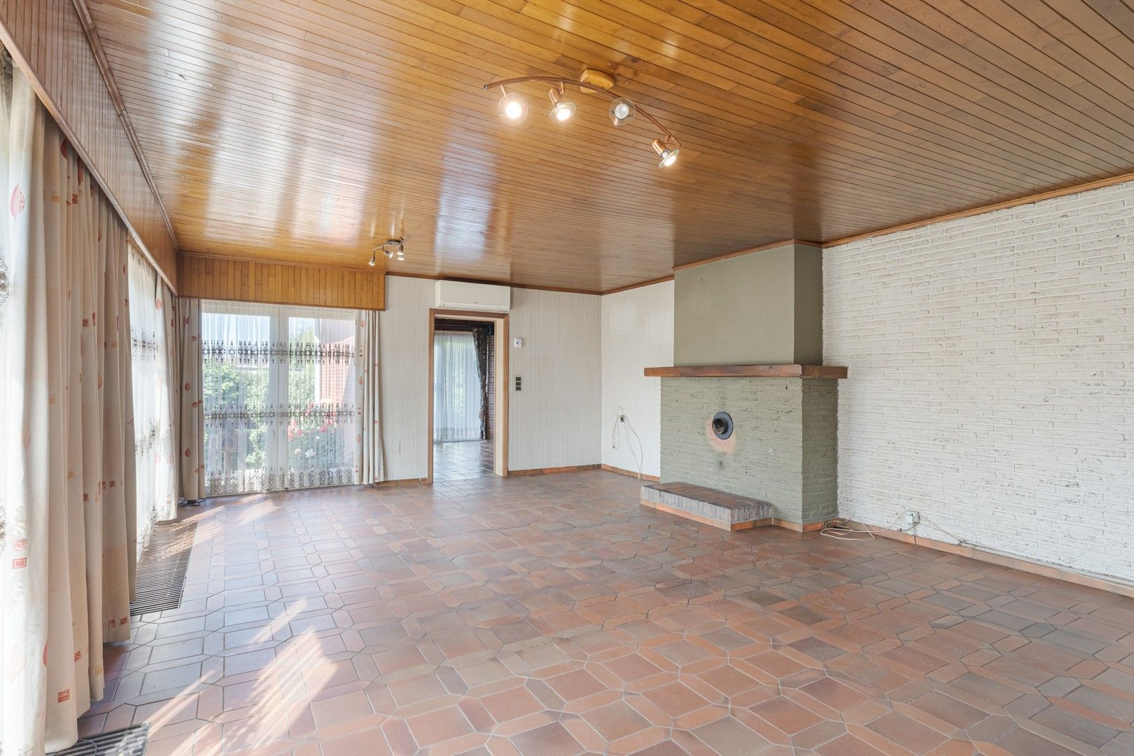 Te renoveren woning op 679 m² met zuidoostgerichte tuin, jouw project, jouw stijl foto 6