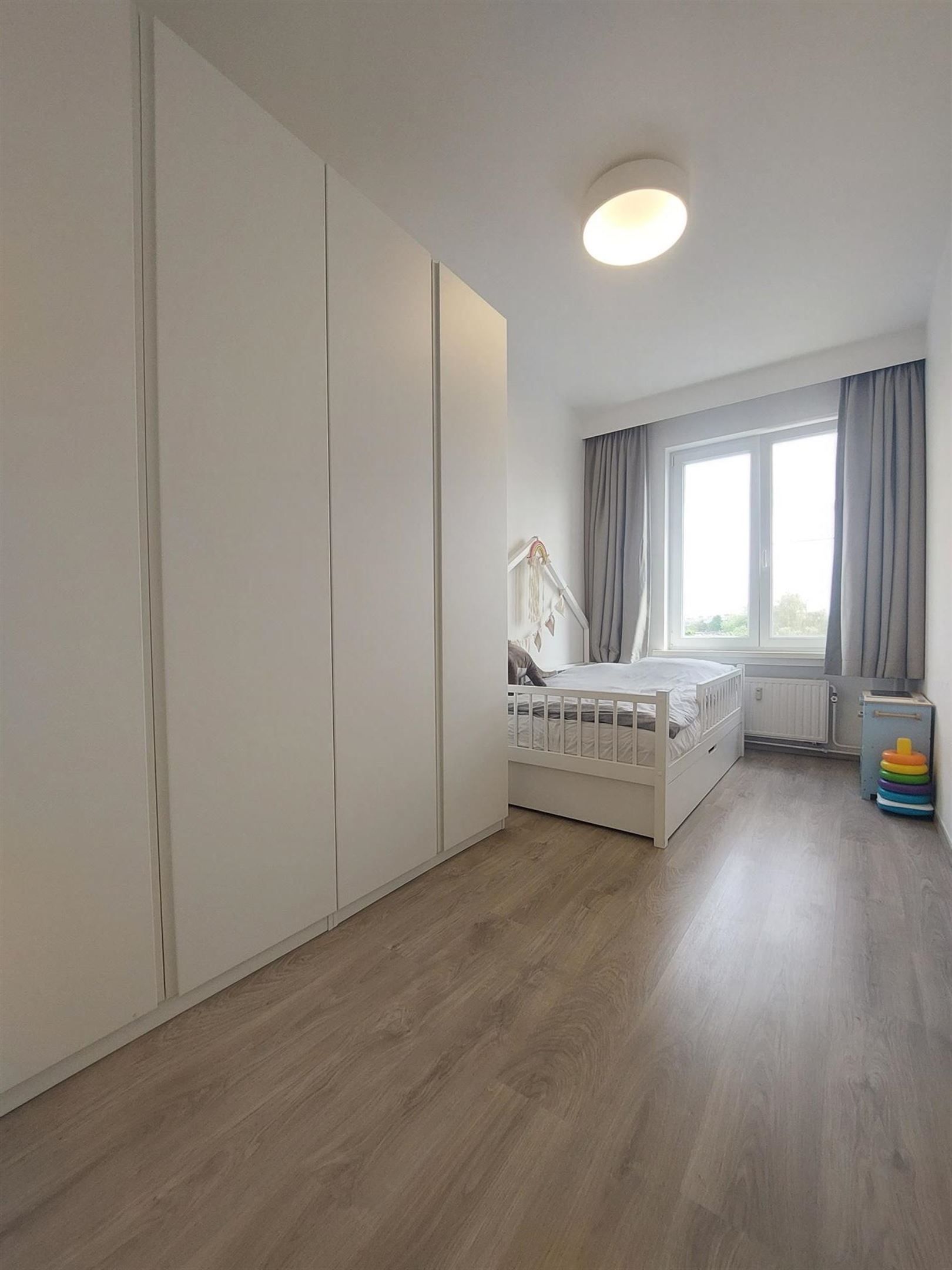 Volledig gerenoveerd appartement met 2 slpks en terras foto 9