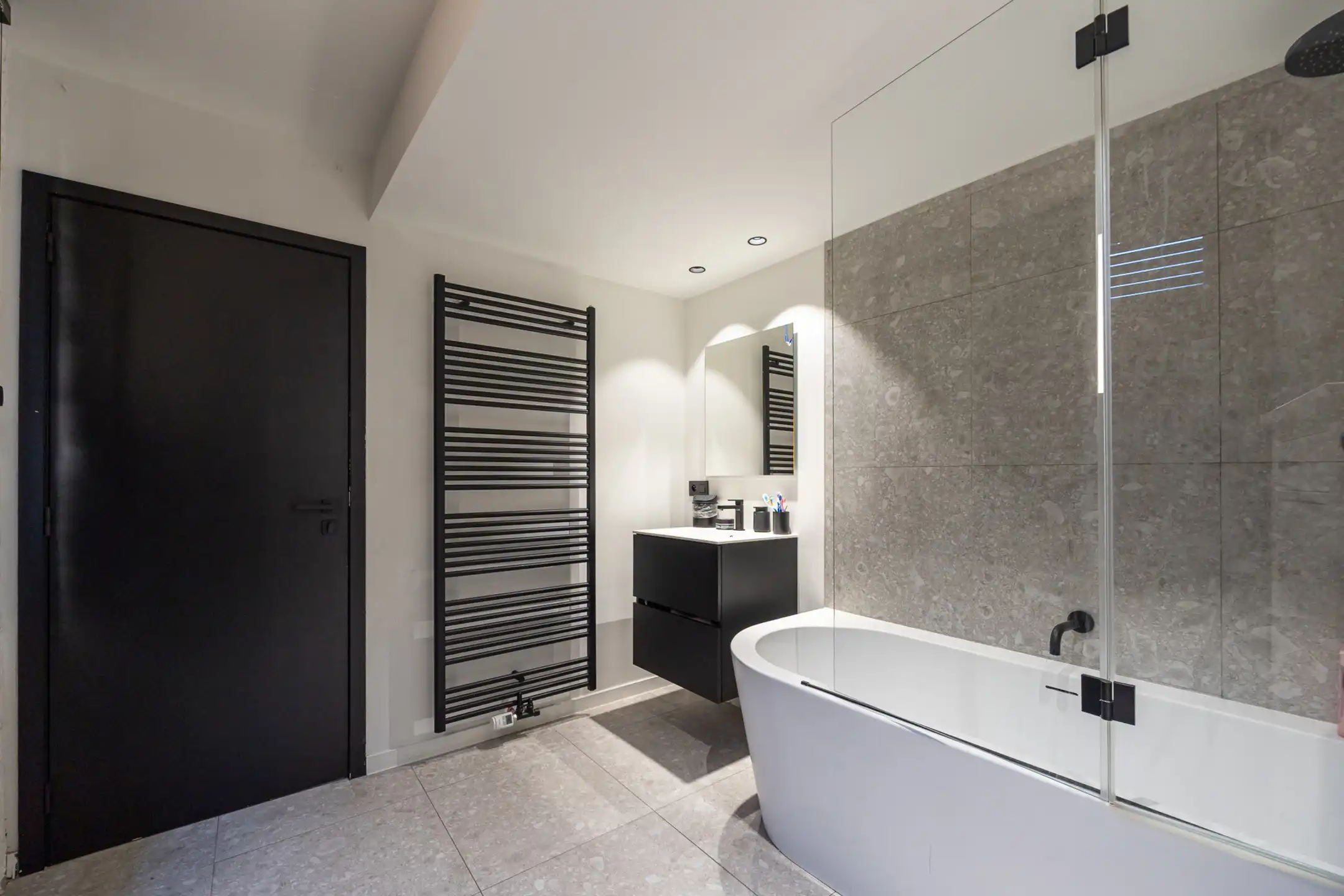 ANTWERPEN - Uniek loft appartement in historisch pakhuis! foto 8