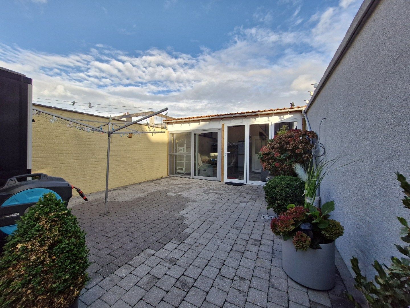 Gerenoveerde woning met garage in het centrum van Heist. foto 15