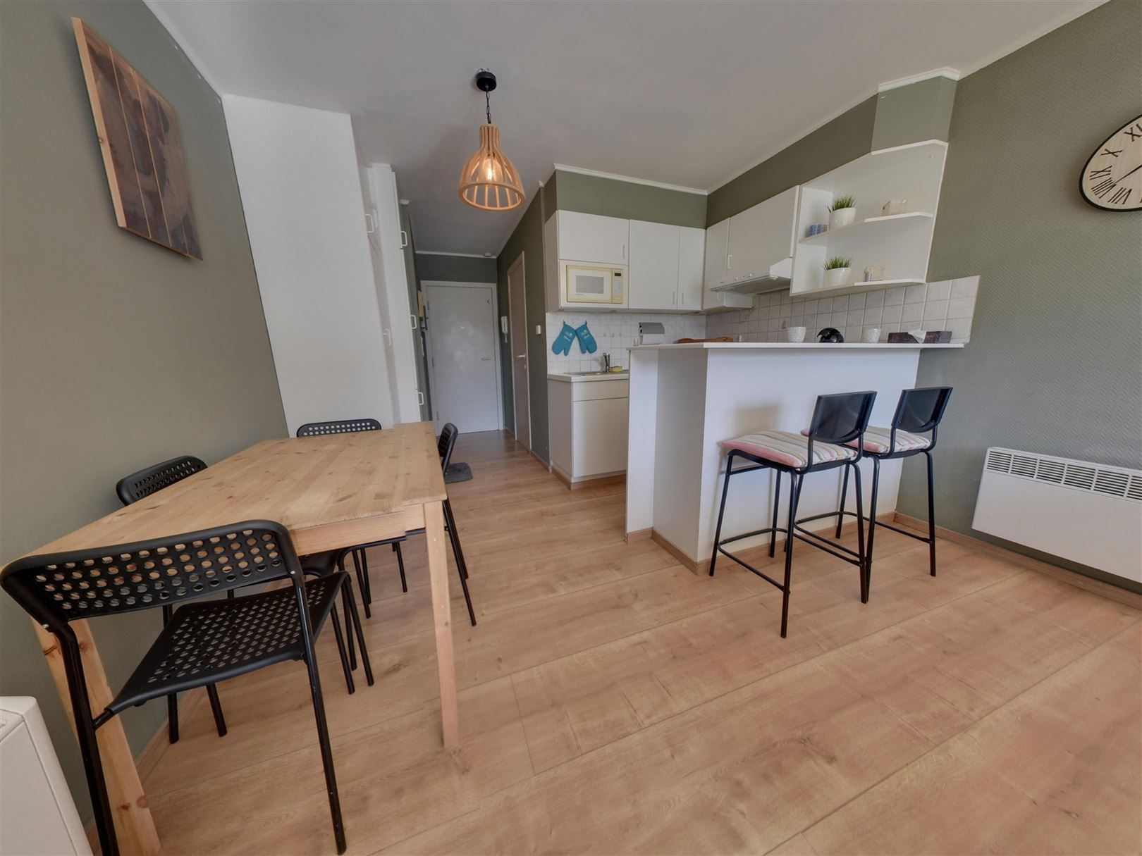 appartement met ruim terras en tuin foto 5