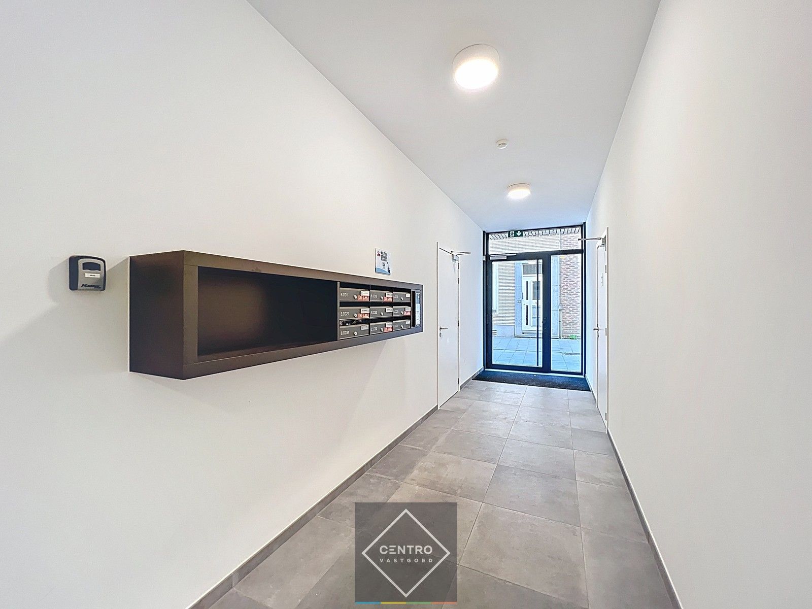 Penthouse (100m²) met RUIME terrassen (33m²) in kleinschalig project pal in het CENTRUM van Kortrijk ! Aankoop aan 6% BTW  mogelijk! foto 32