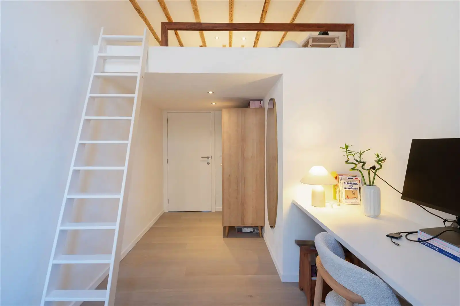 Instapklare woning met terras en 5 slaapkamers in Gent! foto 11