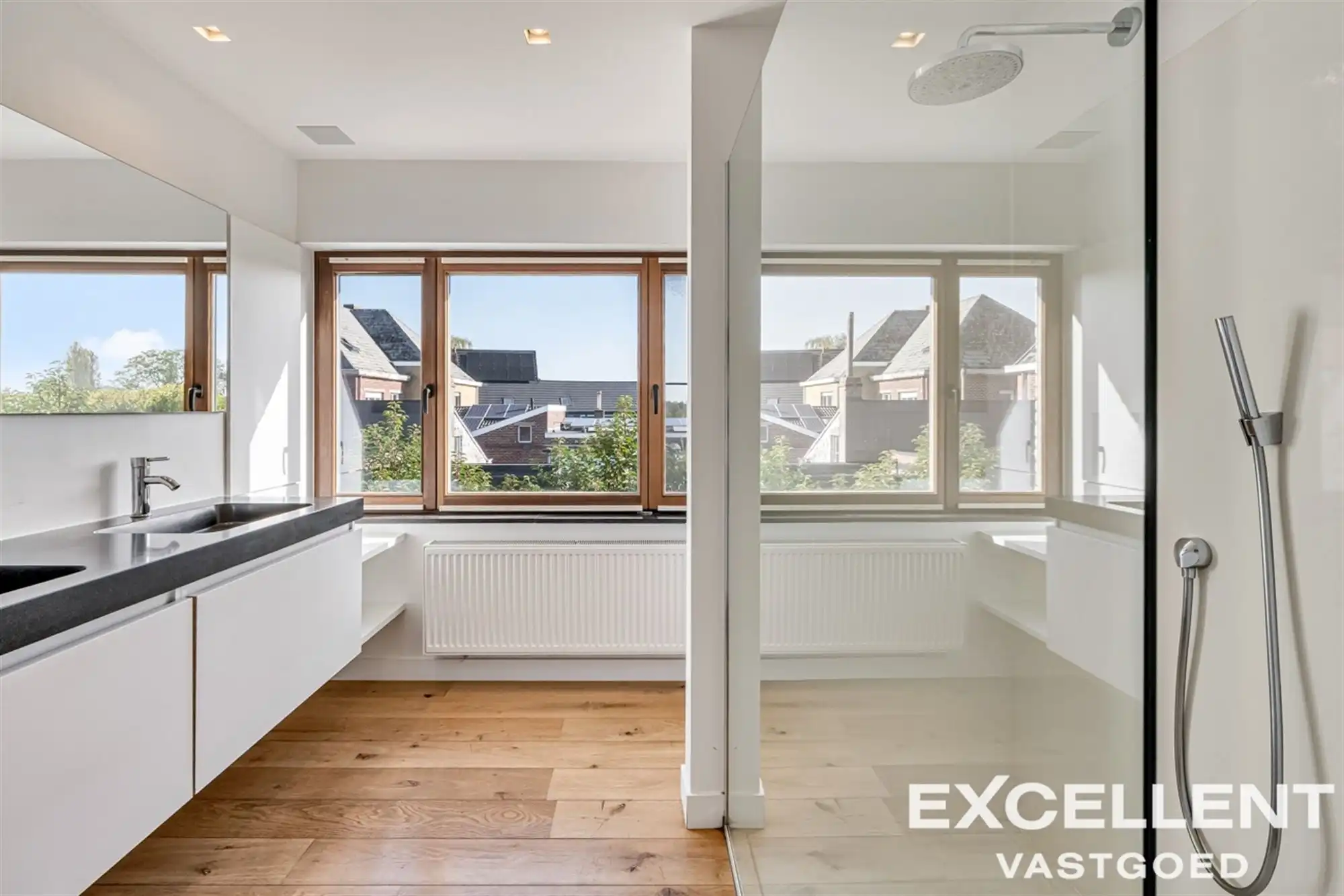 Villa met zwemvijver op een uitzonderlijk perceel foto 22