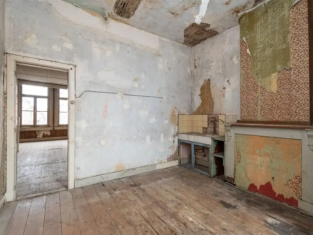 Te renoveren handelspand in Berchem foto 9