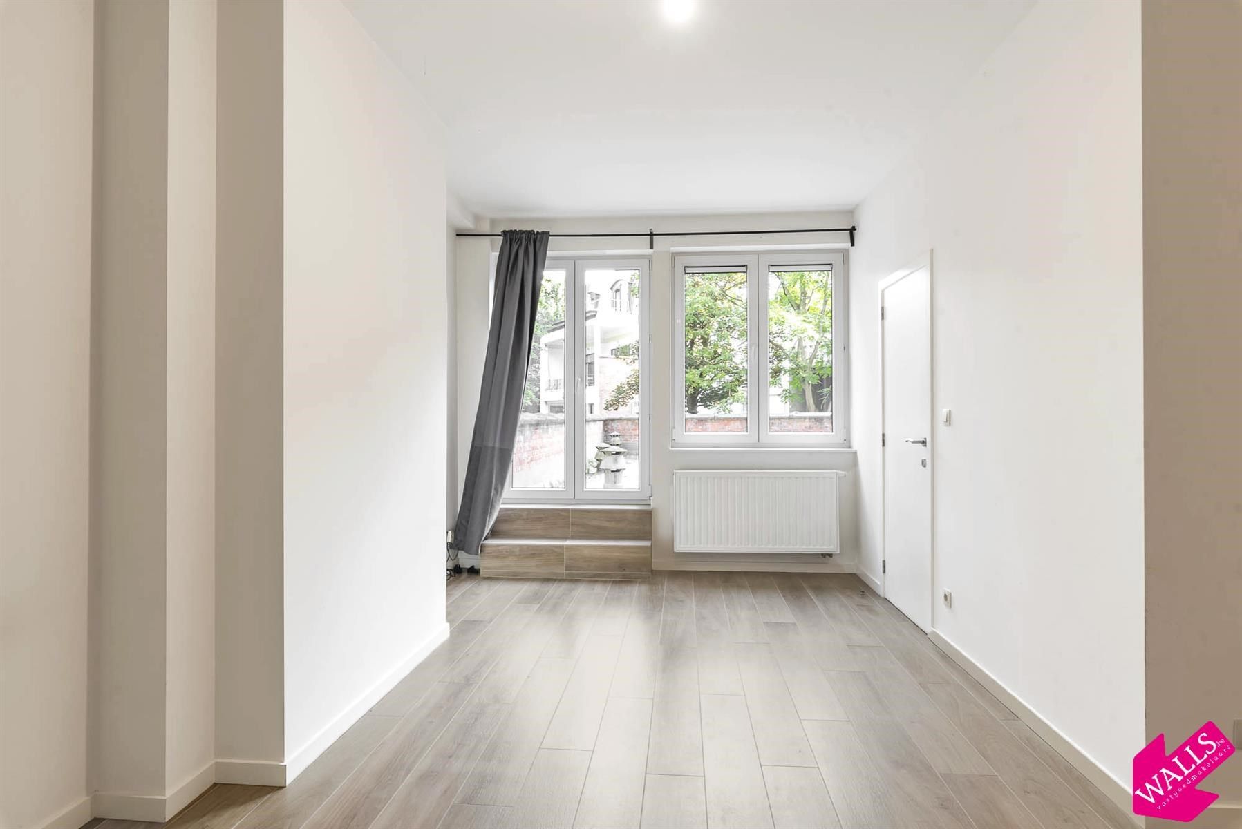 Mooie gerenoveerd appartement met groot terras foto 6