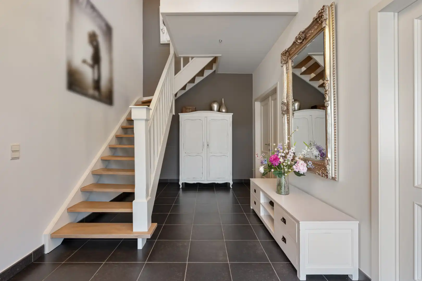 Stijlvolle villa in tijdloze pastorijstijl met zwembad en exclusieve tuinbeleving. foto 22