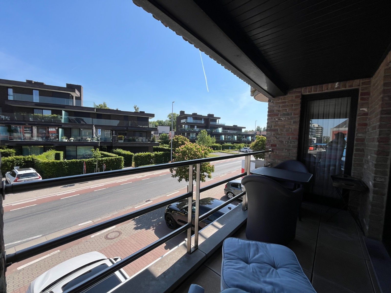 🌇 Stadse charme in Waregem – Appartement met ruimte en potentieel! foto 2