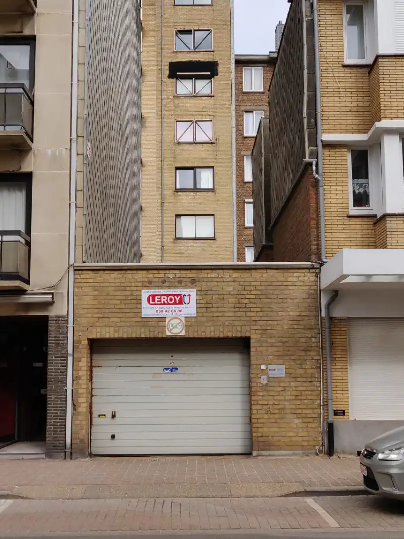 Parkeerplaats te koop foto {{pictureIndex}}