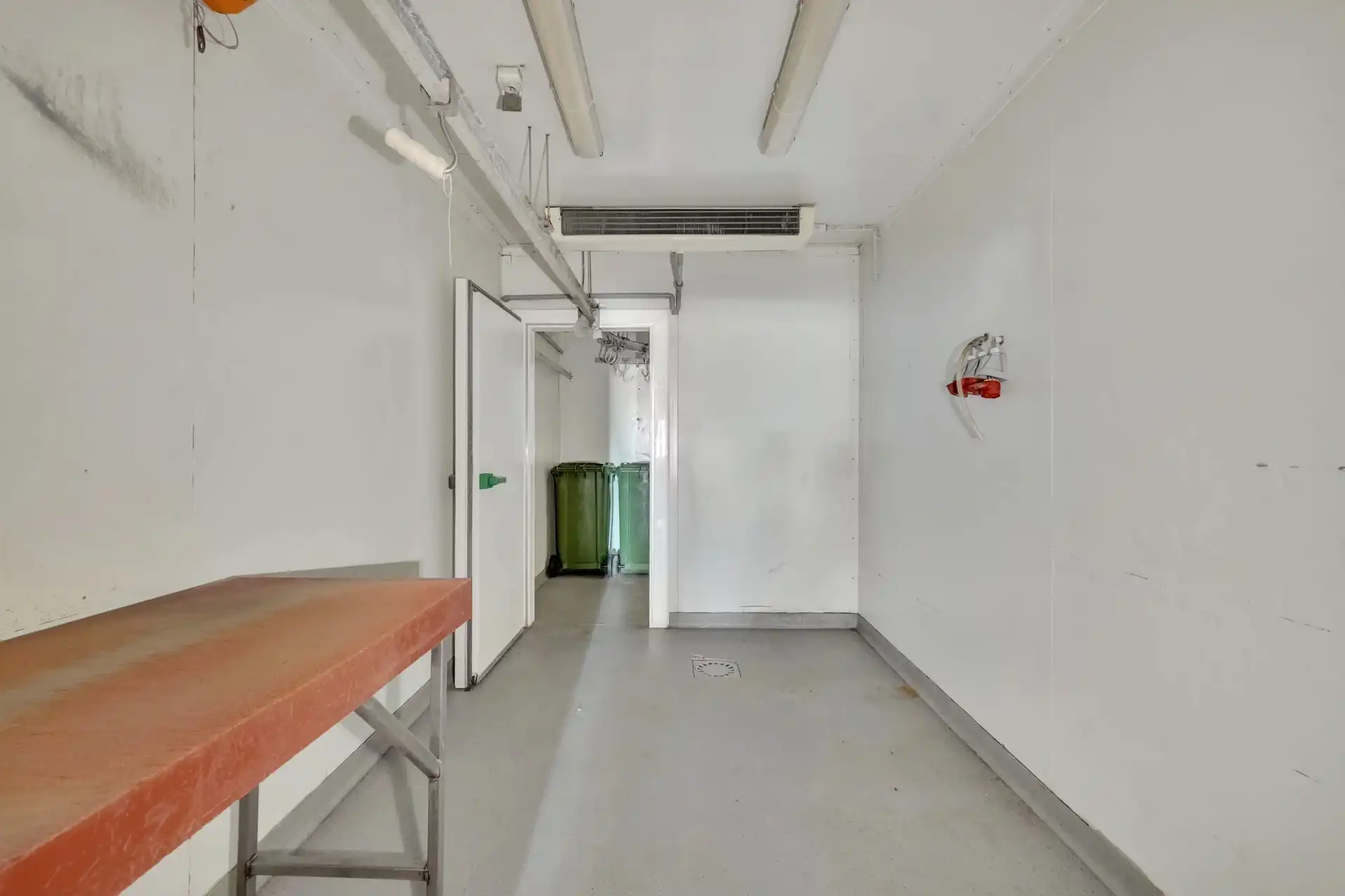 Ruim handelspand op toplocatie foto 10