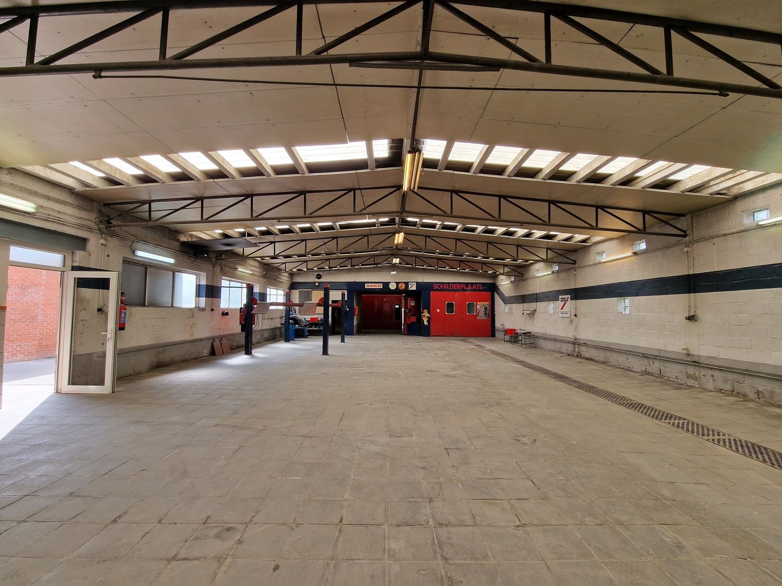 Polyvalente garage 600m² met appartement te Ransberg (Linter) foto 18