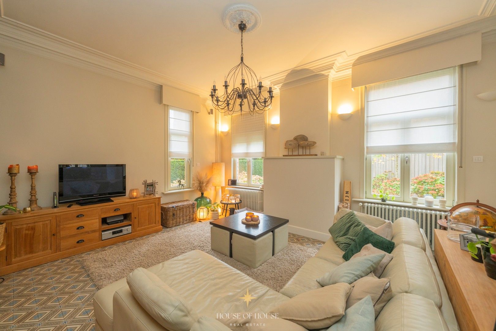 Sfeervolle pastoriewoning met uitzonderlijk potentieel zonder renovatieverplichting foto 9