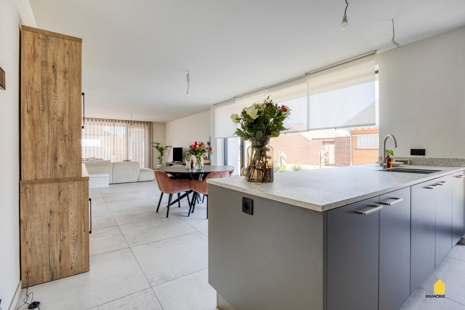 Energiezuinige patiowoning met 3 slpks, buro, hobbykamer en dubbele carport. foto 8