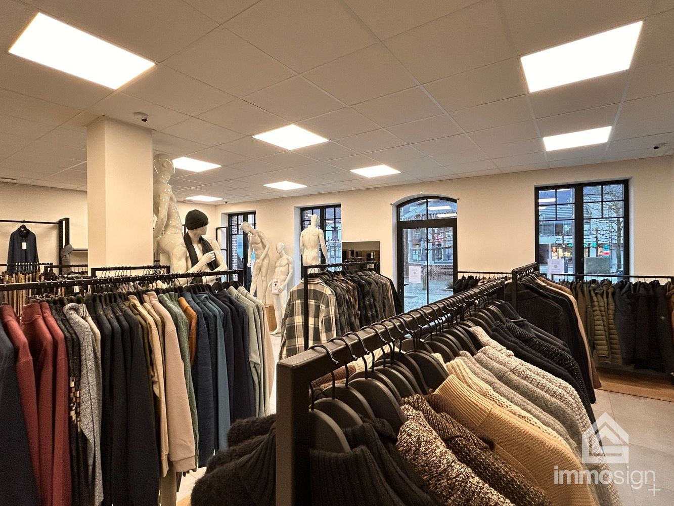 Gelijkvloers handelspand op toplocatie in het hart van Peer! foto 5