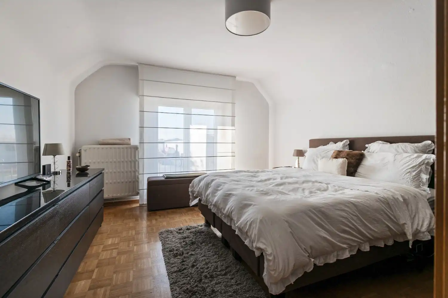 ENERGIEZUINIGE WONING MET 4 SLAAPKAMERS, GARAGE EN TUIN! foto 10