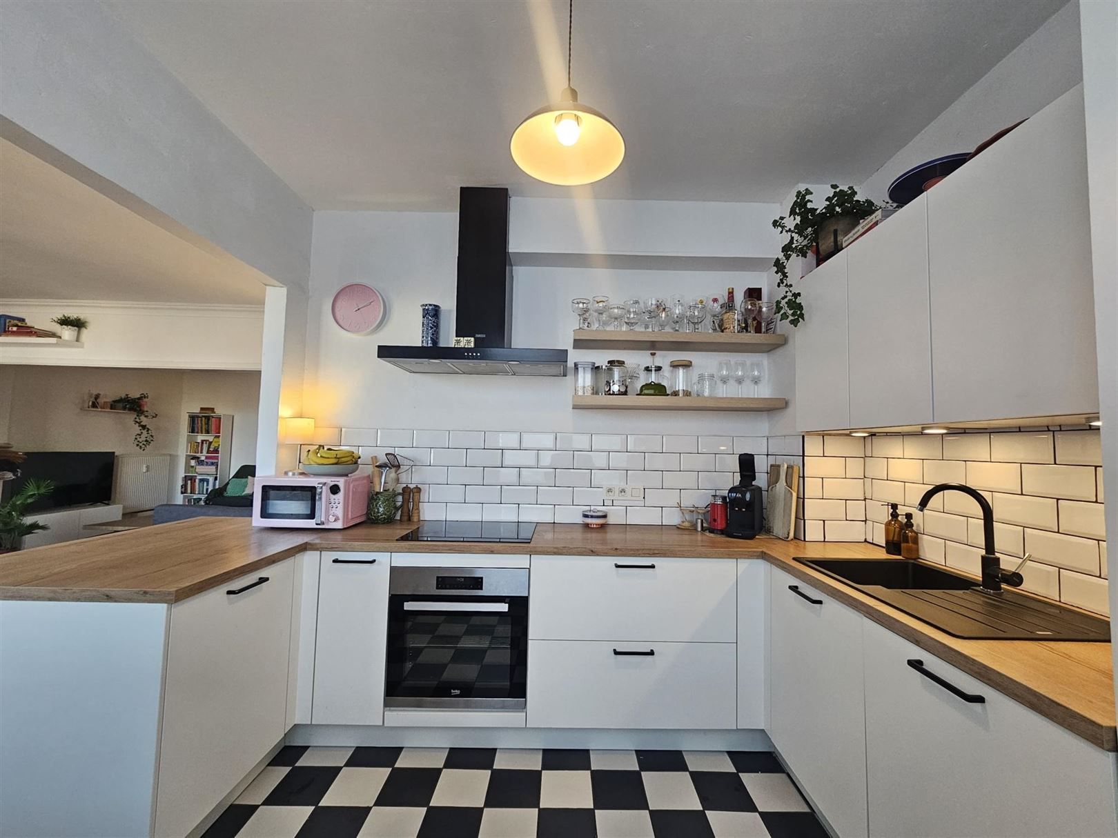 Instapklaar appartement met ruim terras vlakbij het centrum. foto 5