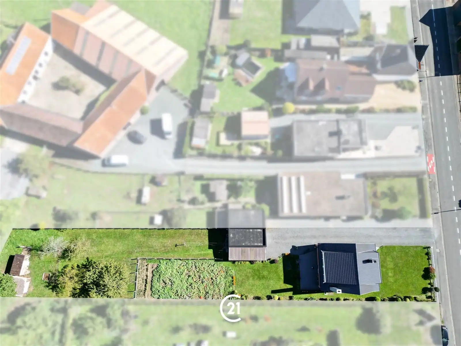 Op te frissen villa met tuin, garage en weide op 16are00 foto 3