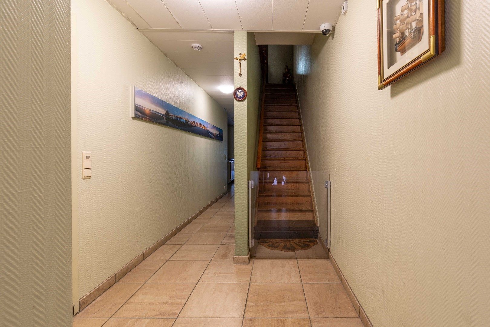 Ruime, praktische woning met grote garage, praktijk en 5 slaapkamers! foto 23