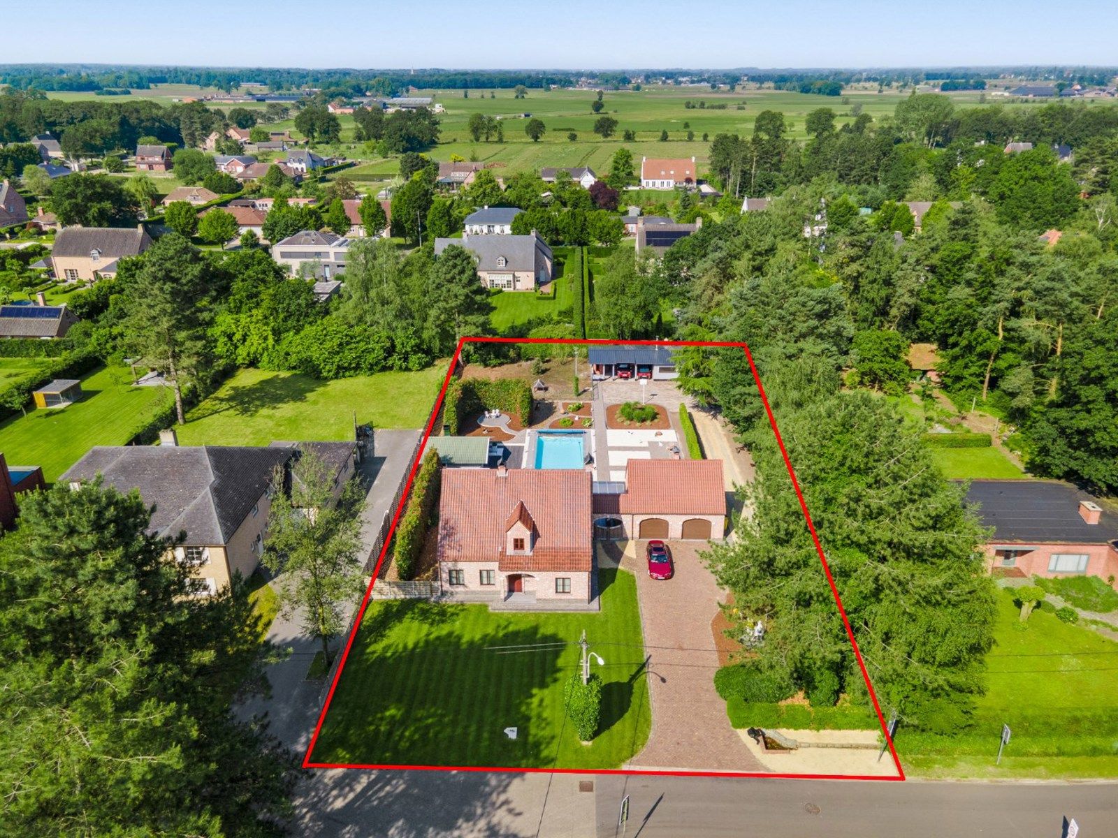 Ruime villa met 5slk en verwarmd zwembad op 2450m² foto 32
