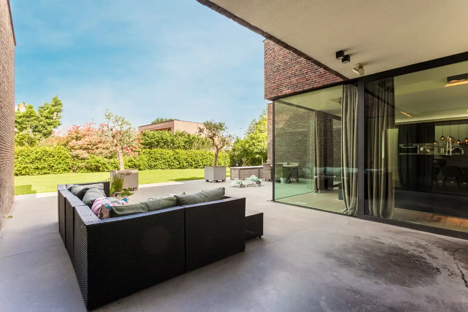 Unieke villa met 5 slpk. in het landelijke Pajottegem foto 13