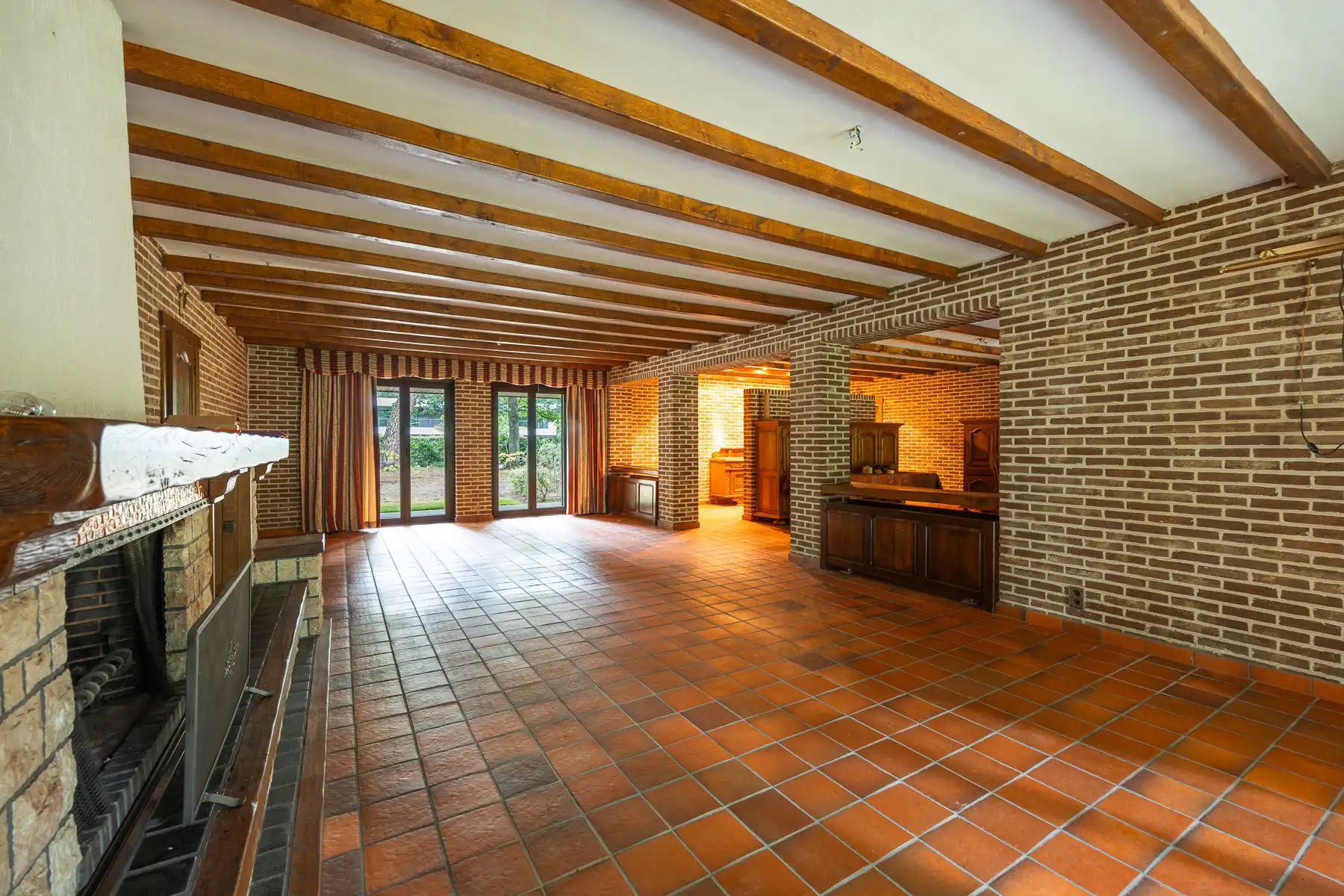 Zéér ruime villa op 3.014m² omgeven door groen foto 13