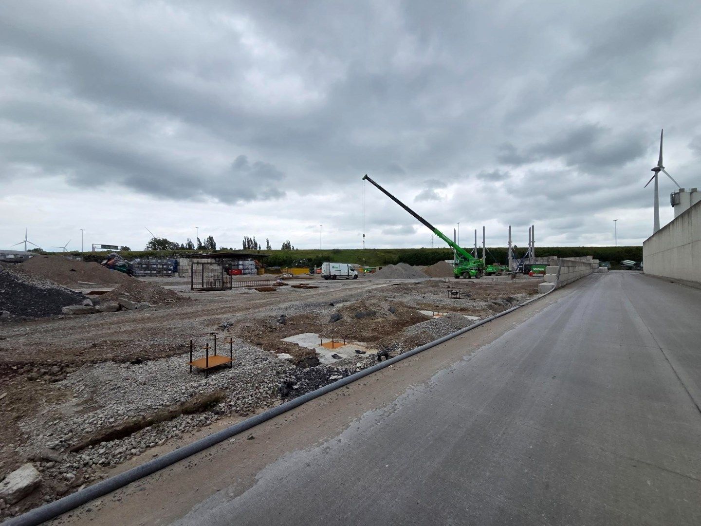 Logistieke bedrijfshal - 7019m² - met mogelijkheid tot 1080m² kantoren. Superligging! foto 3