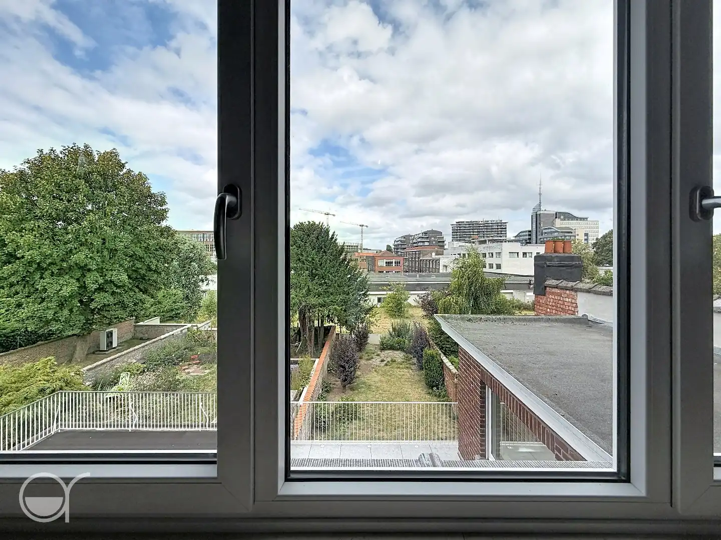 Unieke en ruime rijwoning met garage, tuin en terrassen te huur nabij station Gent-Sint-Pieters foto 21