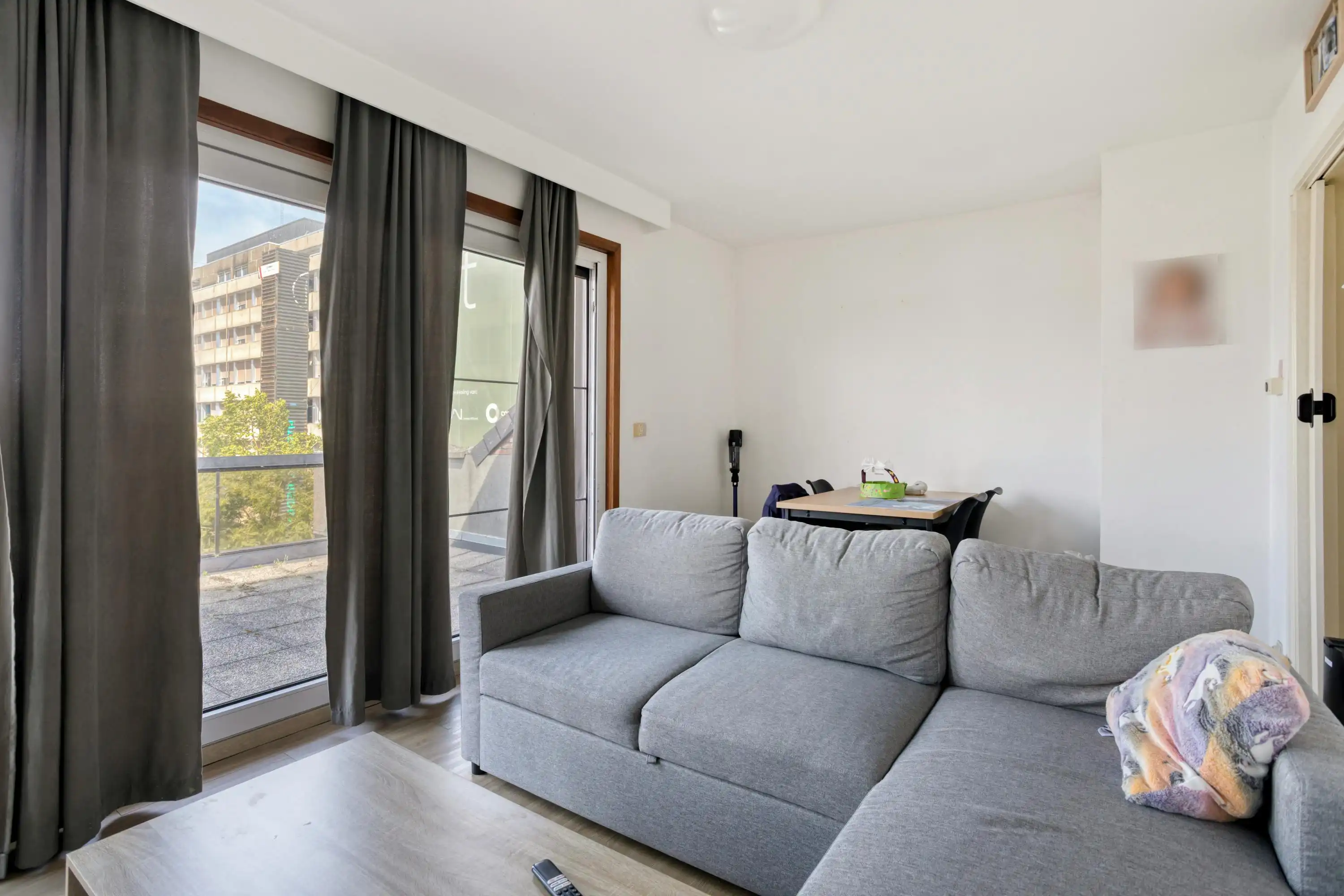 Appartement met prachtig terras te koop in centrum Roeselare foto 4