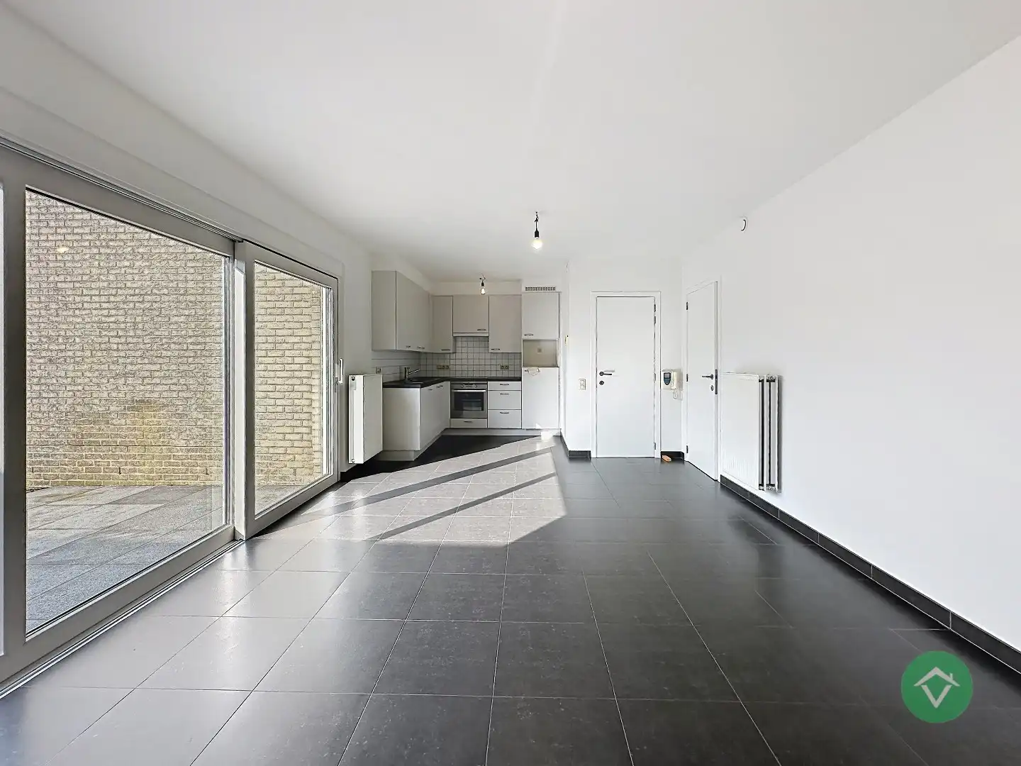 Instapklaar gelijkvloers appartement met staanplaats te Gistel foto 3