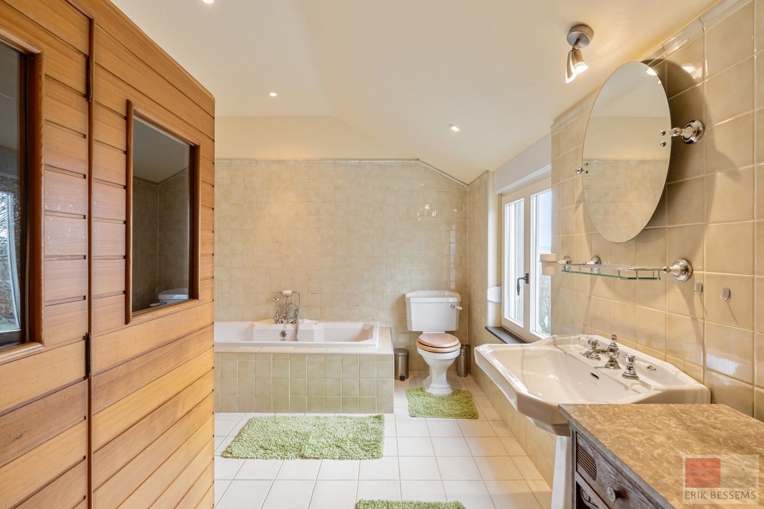 Landhuis met vrij uitzicht,  5 slaapkamers, 2 badkamers, woonkamer, eetkamer/keuken. Woonopp. 277m2 gebruiksopp. 441m2, Perceelopp. 4170m2 foto 29