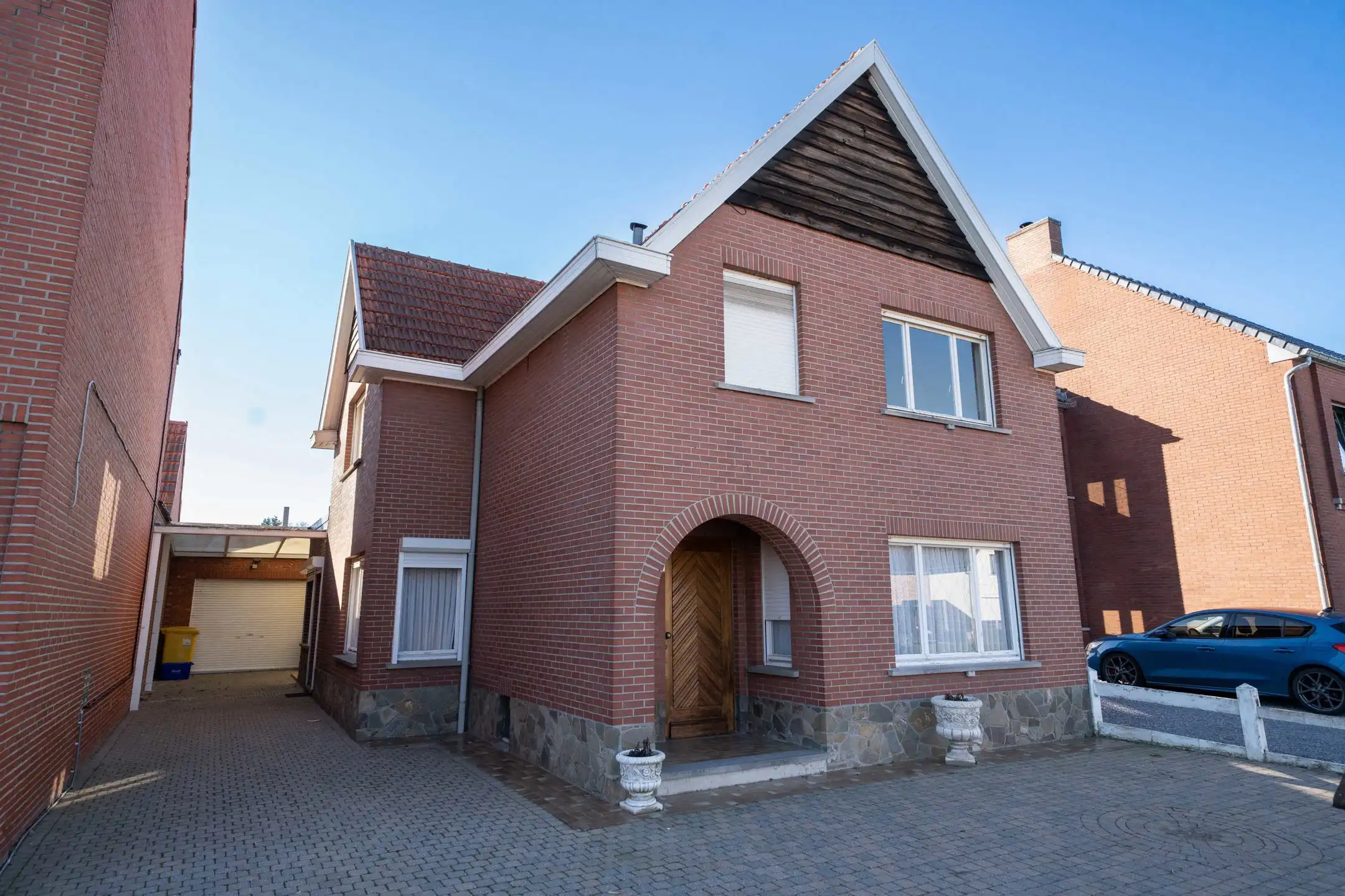 Te renoveren woning met ruime tuin en garage op 7a08ca foto 3
