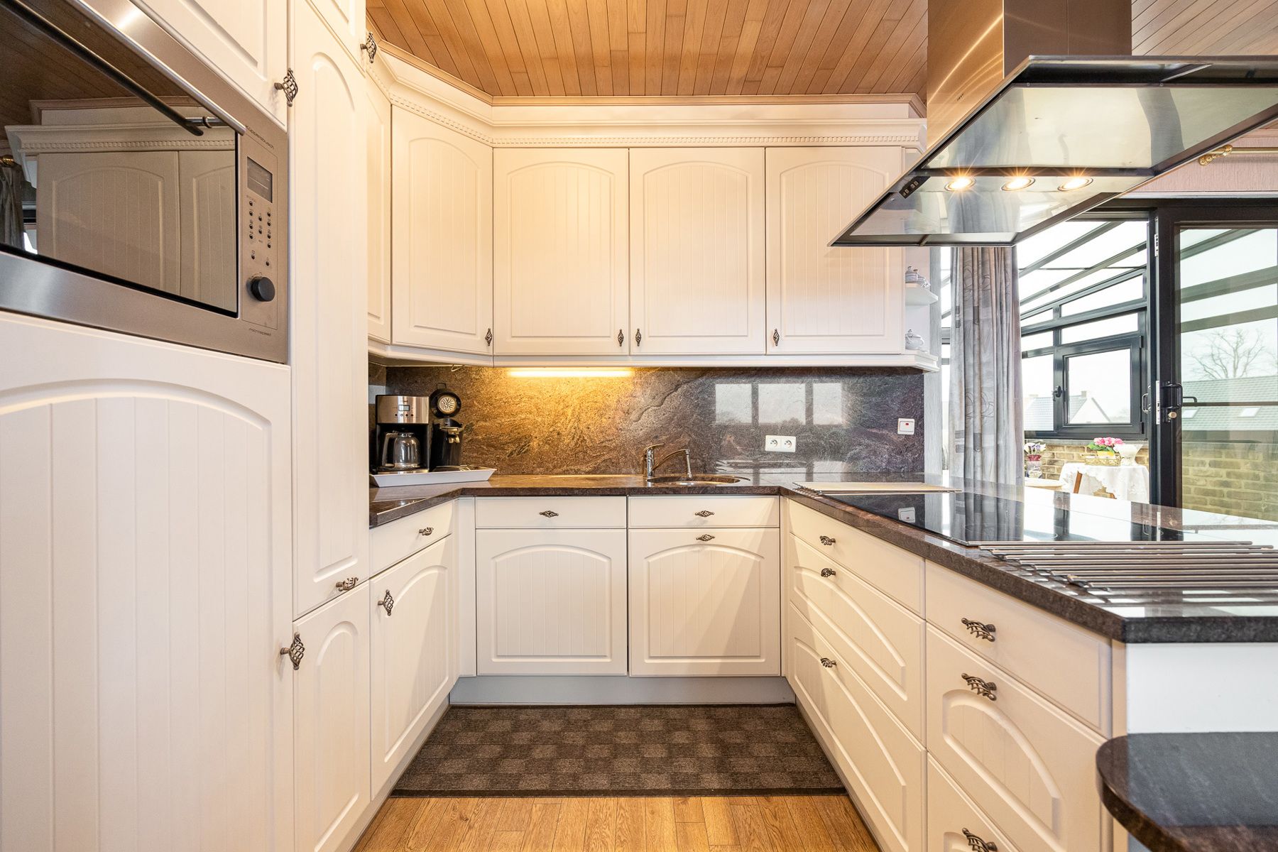 Dakappartement met lift, ruim terras, zolder en ruime garage. foto 6